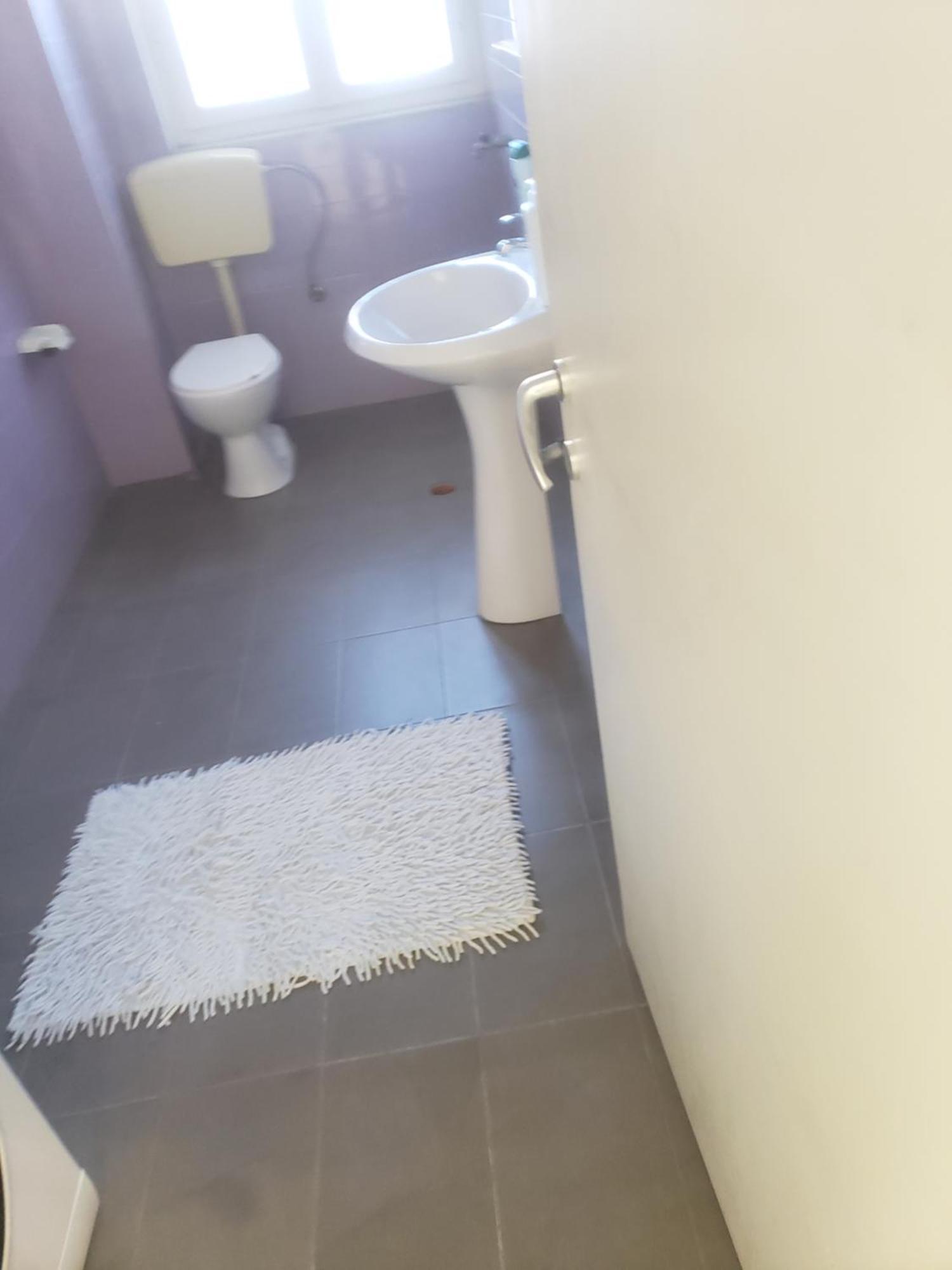 Hostel Oakland ティラナ エクステリア 写真